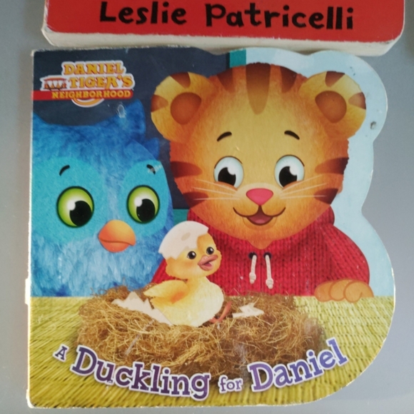 Book Bundle - Picture 7 of 12